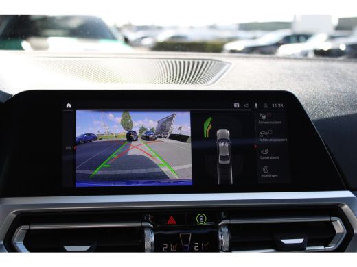BMW 3 Serie 330i High Executive M Sport Automaat / Schuif-Kanteldak / Sportstoelen / Achteruitrijcamera / Las... ActivLease financial lease