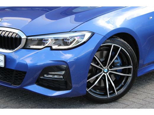 BMW 3 Serie 330i High Executive M Sport Automaat / Schuif-Kanteldak / Sportstoelen / Achteruitrijcamera / Las... ActivLease financial lease