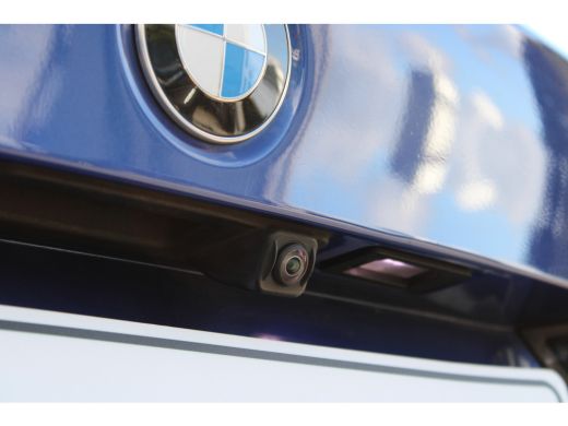 BMW 3 Serie 330i High Executive M Sport Automaat / Schuif-Kanteldak / Sportstoelen / Achteruitrijcamera / Las... ActivLease financial lease