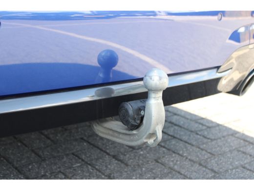 BMW 3 Serie 330i High Executive M Sport Automaat / Schuif-Kanteldak / Sportstoelen / Achteruitrijcamera / Las... ActivLease financial lease