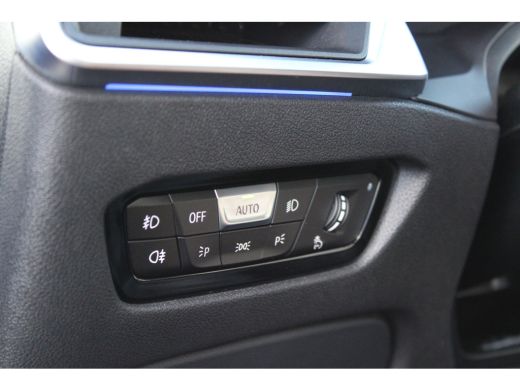 BMW 3 Serie 330i High Executive M Sport Automaat / Schuif-Kanteldak / Sportstoelen / Achteruitrijcamera / Las... ActivLease financial lease