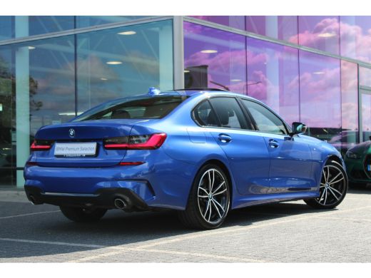 BMW 3 Serie 330i High Executive M Sport Automaat / Schuif-Kanteldak / Sportstoelen / Achteruitrijcamera / Las... ActivLease financial lease
