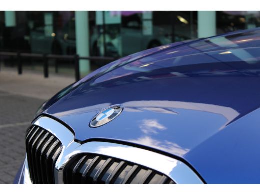 BMW 3 Serie 330i High Executive M Sport Automaat / Schuif-Kanteldak / Sportstoelen / Achteruitrijcamera / Las... ActivLease financial lease