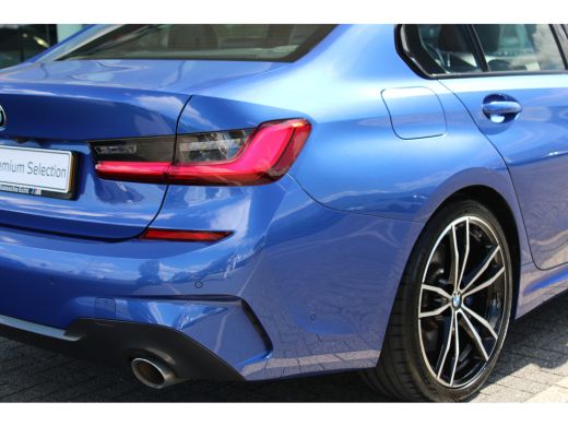 BMW 3 Serie 330i High Executive M Sport Automaat / Schuif-Kanteldak / Sportstoelen / Achteruitrijcamera / Las... ActivLease financial lease