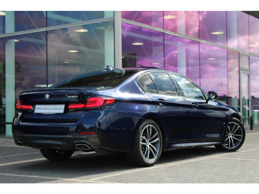 BMW 5 Serie 530i High Executive M Sport Automaat / Schuif-Kanteldak / Trekhaak / Laserlight / M Sportonderste... ActivLease financial lease