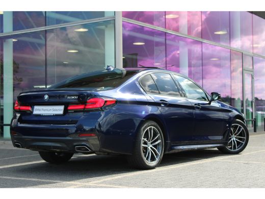 BMW 5 Serie 530i High Executive M Sport Automaat / Schuif-Kanteldak / Trekhaak / Laserlight / M Sportonderste... ActivLease financial lease