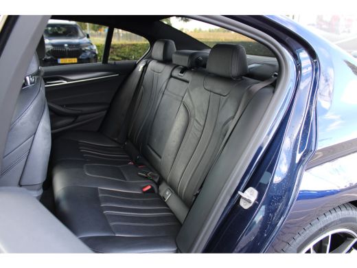 BMW 5 Serie 530i High Executive M Sport Automaat / Schuif-Kanteldak / Trekhaak / Laserlight / M Sportonderste... ActivLease financial lease