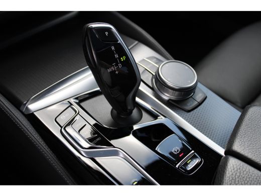 BMW 5 Serie 530i High Executive M Sport Automaat / Schuif-Kanteldak / Trekhaak / Laserlight / M Sportonderste... ActivLease financial lease