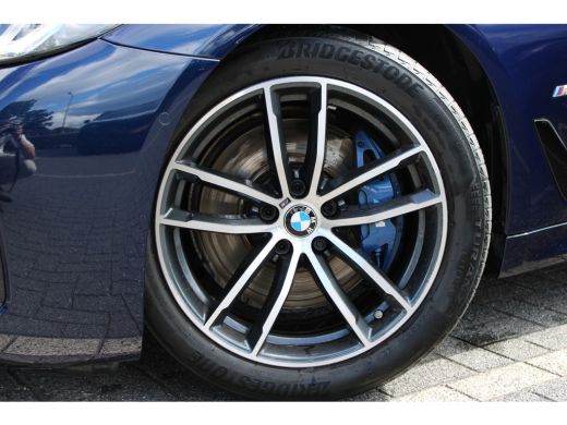 BMW 5 Serie 530i High Executive M Sport Automaat / Schuif-Kanteldak / Trekhaak / Laserlight / M Sportonderste... ActivLease financial lease