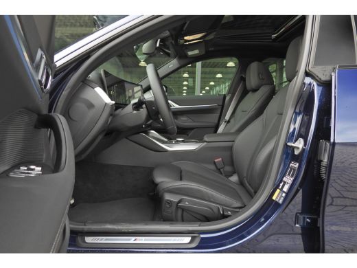 BMW i4 eDrive35 M Sport / Schuif-kanteldak / Adaptieve LED / Comfort Access / Stoelverwarming / BMW Live... ActivLease financial lease