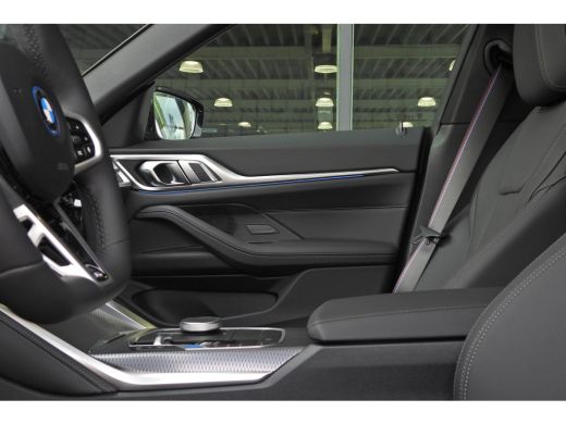 BMW i4 eDrive35 M Sport / Schuif-kanteldak / Adaptieve LED / Comfort Access / Stoelverwarming / BMW Live... ActivLease financial lease