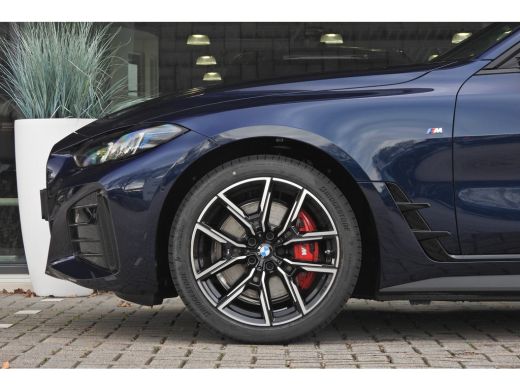 BMW i4 eDrive35 M Sport / Schuif-kanteldak / Adaptieve LED / Comfort Access / Stoelverwarming / BMW Live... ActivLease financial lease