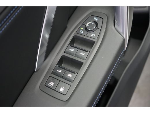 BMW X1 xDrive25e M Sport Automaat / Panoramadak / Trekhaak / Sportstoelen / Achteruitrijcamera / Adaptie... ActivLease financial lease