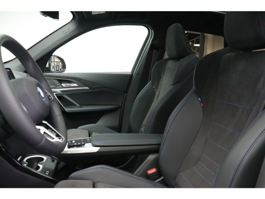 BMW X1 xDrive25e M Sport Automaat / Panoramadak / Trekhaak / Sportstoelen / Achteruitrijcamera / Adaptie... ActivLease financial lease