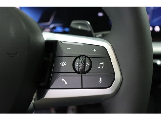 BMW X1 xDrive25e M Sport Automaat / Panoramadak / Trekhaak / Sportstoelen / Achteruitrijcamera / Adaptie... ActivLease financial lease