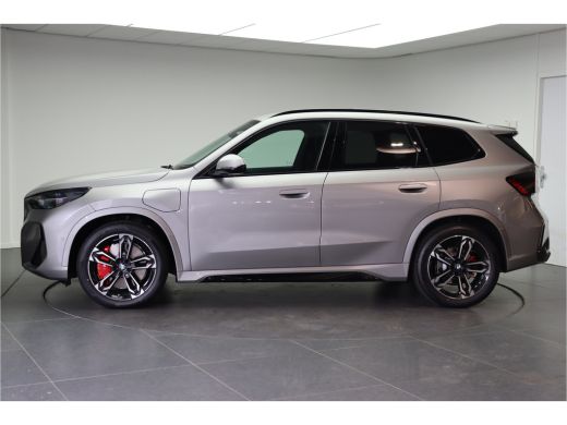 BMW X1 xDrive25e M Sport Automaat / Panoramadak / Trekhaak / Sportstoelen / Achteruitrijcamera / Adaptie... ActivLease financial lease