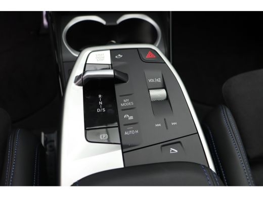 BMW X1 xDrive25e M Sport Automaat / Panoramadak / Trekhaak / Sportstoelen / Achteruitrijcamera / Adaptie... ActivLease financial lease