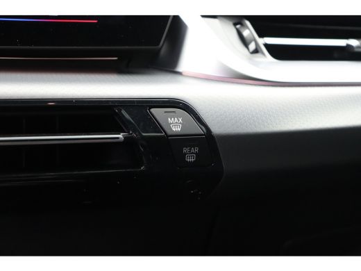 BMW X1 xDrive25e M Sport Automaat / Panoramadak / Trekhaak / Sportstoelen / Achteruitrijcamera / Adaptie... ActivLease financial lease