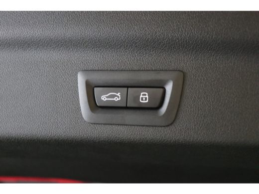 BMW X1 xDrive25e M Sport Automaat / Panoramadak / Trekhaak / Sportstoelen / Achteruitrijcamera / Adaptie... ActivLease financial lease