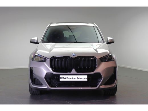 BMW X1 xDrive25e M Sport Automaat / Panoramadak / Trekhaak / Sportstoelen / Achteruitrijcamera / Adaptie... ActivLease financial lease