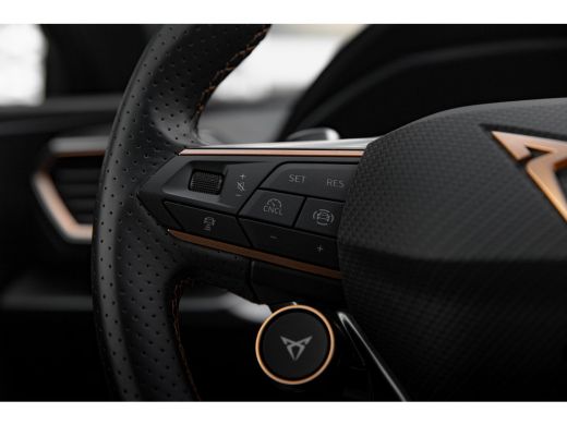 CUPRA Leon 1.5 TSI e-Hybrid 204pk Essential | Achteruitrijcamera | Keyless | Adaptive Cruise | 18" | Stoelve... ActivLease financial lease