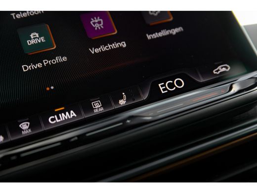 CUPRA Leon 1.5 TSI e-Hybrid 204pk Essential | Achteruitrijcamera | Keyless | Adaptive Cruise | 18" | Stoelve... ActivLease financial lease