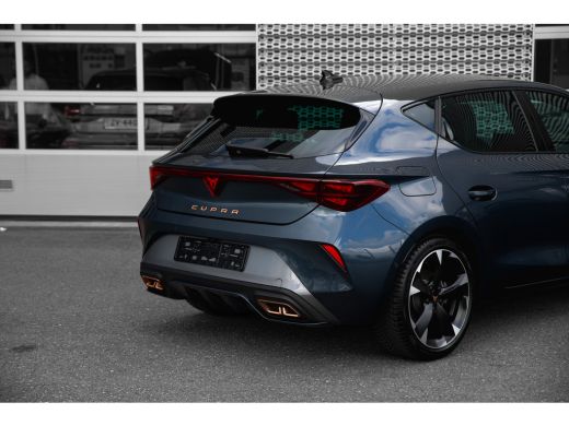 CUPRA Leon 1.5 TSI e-Hybrid 204pk Essential | Achteruitrijcamera | Keyless | Adaptive Cruise | 18" | Stoelve... ActivLease financial lease