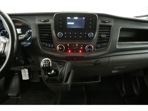 Ford Transit 350 2.0 TDCI L3H3 170PK Airco Cruise LED Trekhaak 3 Persoons Traanplaat PDC Elektrpakket ActivLease financial lease
