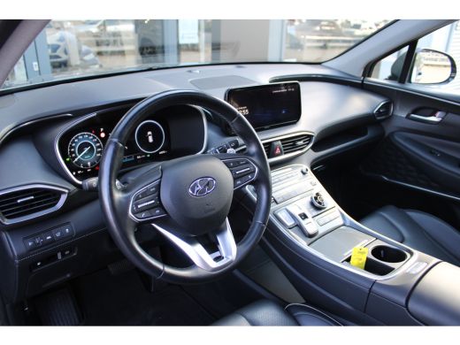 Hyundai Santa Fe 1.6 T-GDI PHEV Comfort Smart 7p. | Achterbank verstelbaar | Elektrisch glazen panorama-dak | Lede... ActivLease financial lease
