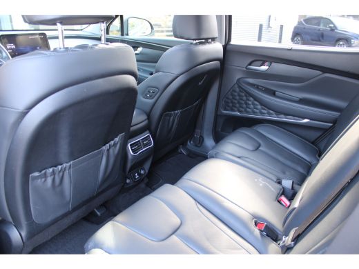 Hyundai Santa Fe 1.6 T-GDI PHEV Comfort Smart 7p. | Achterbank verstelbaar | Elektrisch glazen panorama-dak | Lede... ActivLease financial lease