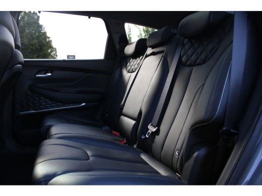 Hyundai Santa Fe 1.6 T-GDI PHEV Comfort Smart 7p. | Achterbank verstelbaar | Elektrisch glazen panorama-dak | Lede... ActivLease financial lease