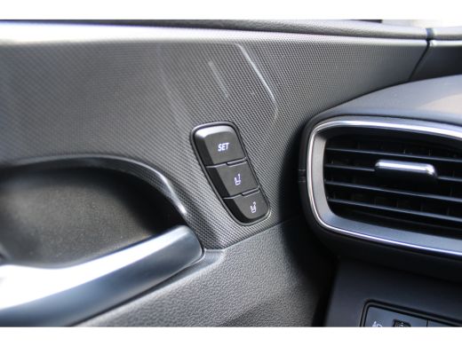 Hyundai Santa Fe 1.6 T-GDI PHEV Comfort Smart 7p. | Achterbank verstelbaar | Elektrisch glazen panorama-dak | Lede... ActivLease financial lease