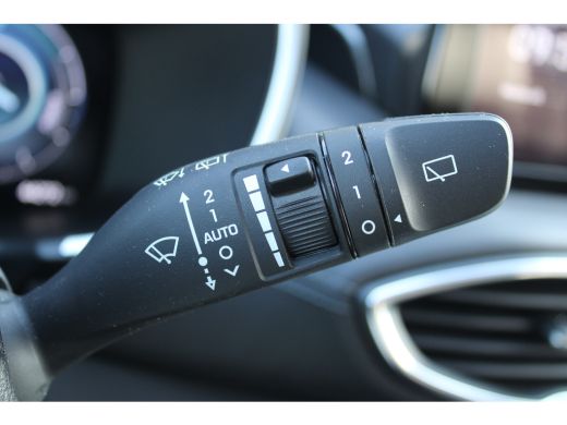 Hyundai Santa Fe 1.6 T-GDI PHEV Comfort Smart 7p. | Achterbank verstelbaar | Elektrisch glazen panorama-dak | Lede... ActivLease financial lease
