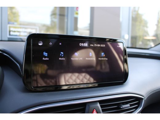 Hyundai Santa Fe 1.6 T-GDI PHEV Comfort Smart 7p. | Achterbank verstelbaar | Elektrisch glazen panorama-dak | Lede... ActivLease financial lease