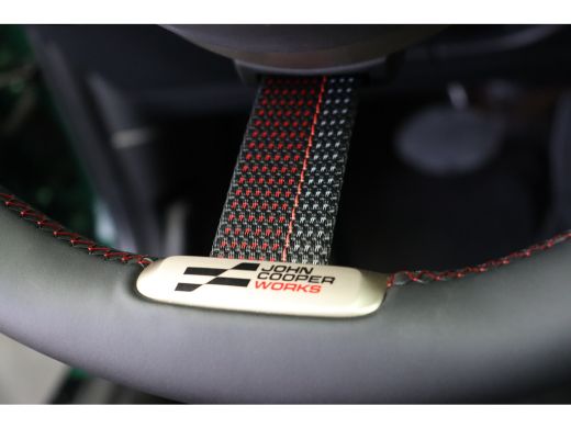 Mini 3-Deurs Cooper S Automaat / John Cooper Works / Pakket M / 18" JCW Lap Spoke 2-tone ActivLease financial lease