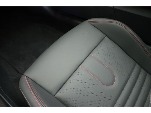 Mini 3-Deurs Cooper S Automaat / John Cooper Works / Pakket M / 18" JCW Lap Spoke 2-tone ActivLease financial lease