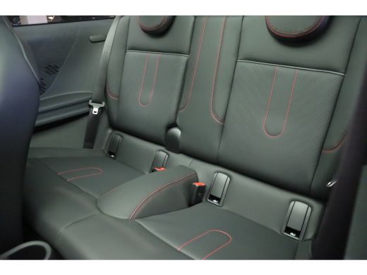 Mini 3-Deurs Cooper S Automaat / John Cooper Works / Pakket M / 18" JCW Lap Spoke 2-tone ActivLease financial lease