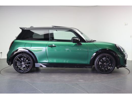 Mini 3-Deurs Cooper S Automaat / John Cooper Works / Pakket M / 18" JCW Lap Spoke 2-tone ActivLease financial lease