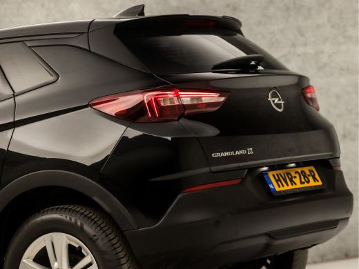 Opel Grandland X 1.2 Turbo Sport Automaat (APPLE CARPLAY, GROOT NAVI, GETINT GLAS, PARKEERSENSOREN, SPORTSTOELEN, ... ActivLease financial lease