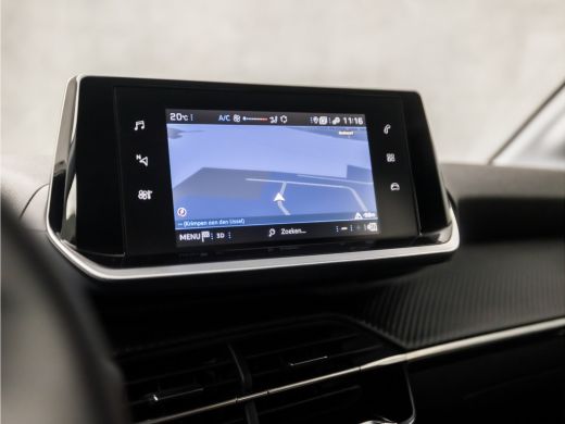 Peugeot 208 1.2 PureTech Allure Sport Automaat (APPLE CARPLAY, GROOT NAVI, LANE ASSIST, SPORTSTOELEN, PARKEER... ActivLease financial lease