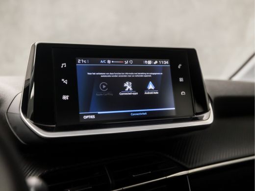 Peugeot 208 1.2 PureTech Allure Sport Automaat (APPLE CARPLAY, GROOT NAVI, LANE ASSIST, SPORTSTOELEN, PARKEER... ActivLease financial lease