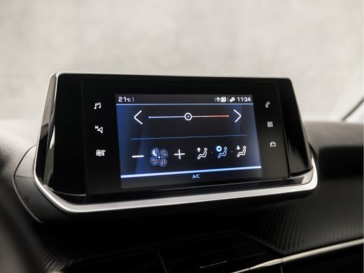 Peugeot 208 1.2 PureTech Allure Sport Automaat (APPLE CARPLAY, GROOT NAVI, LANE ASSIST, SPORTSTOELEN, PARKEER... ActivLease financial lease