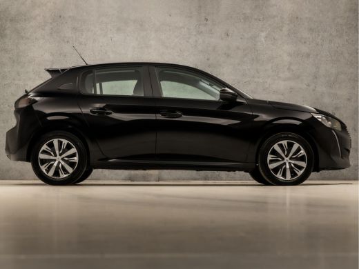 Peugeot 208 1.2 PureTech Allure Sport Automaat (APPLE CARPLAY, GROOT NAVI, LANE ASSIST, SPORTSTOELEN, PARKEER... ActivLease financial lease