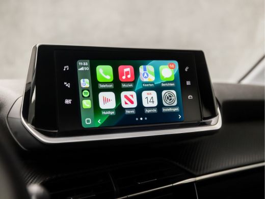 Peugeot 208 1.2 PureTech Allure Sport Automaat (APPLE CARPLAY, GROOT NAVI, LANE ASSIST, SPORTSTOELEN, PARKEER... ActivLease financial lease