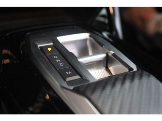 Peugeot 208 1.2 Turbo 100-PK EAT8 AUTOMAAT Allure | NAVIGATIE | PARKEERSENSOREN | CLIMATE CONTROL | CARPLAY |... ActivLease financial lease