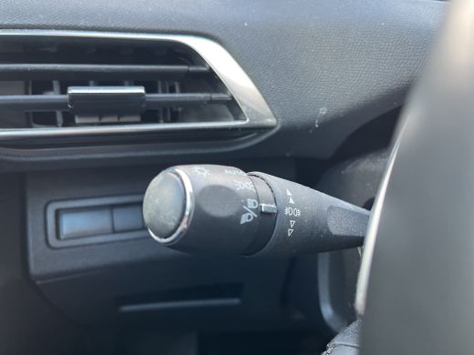 Peugeot 5008 1.2 PureTech Crossway Automaat | 7p | Panoramadak | Camera | PDC | carplay/android auto | ActivLease financial lease