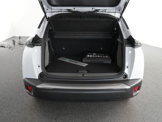 Peugeot e-2008 EV GT Avantage 54 kWh | 11 kW lader | Achterspoiler | Achteruitrijcamera ActivLease financial lease