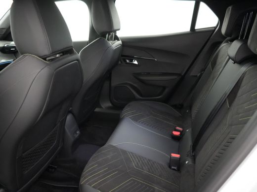 Peugeot e-2008 EV GT Avantage 54 kWh | 11 kW lader | Achterspoiler | Achteruitrijcamera ActivLease financial lease