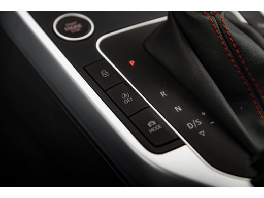 Seat Arona FR Business Connect | Achteruitrijcamera | Airconditioning automatisch met 2-zone-temperatuurrege... ActivLease financial lease
