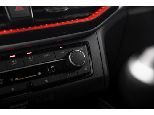 Seat Ibiza FR Business Connect | 17 inch lichtmetalen velgen, (7J x 17) | Achteruitrijcamera | Airconditioni... ActivLease financial lease